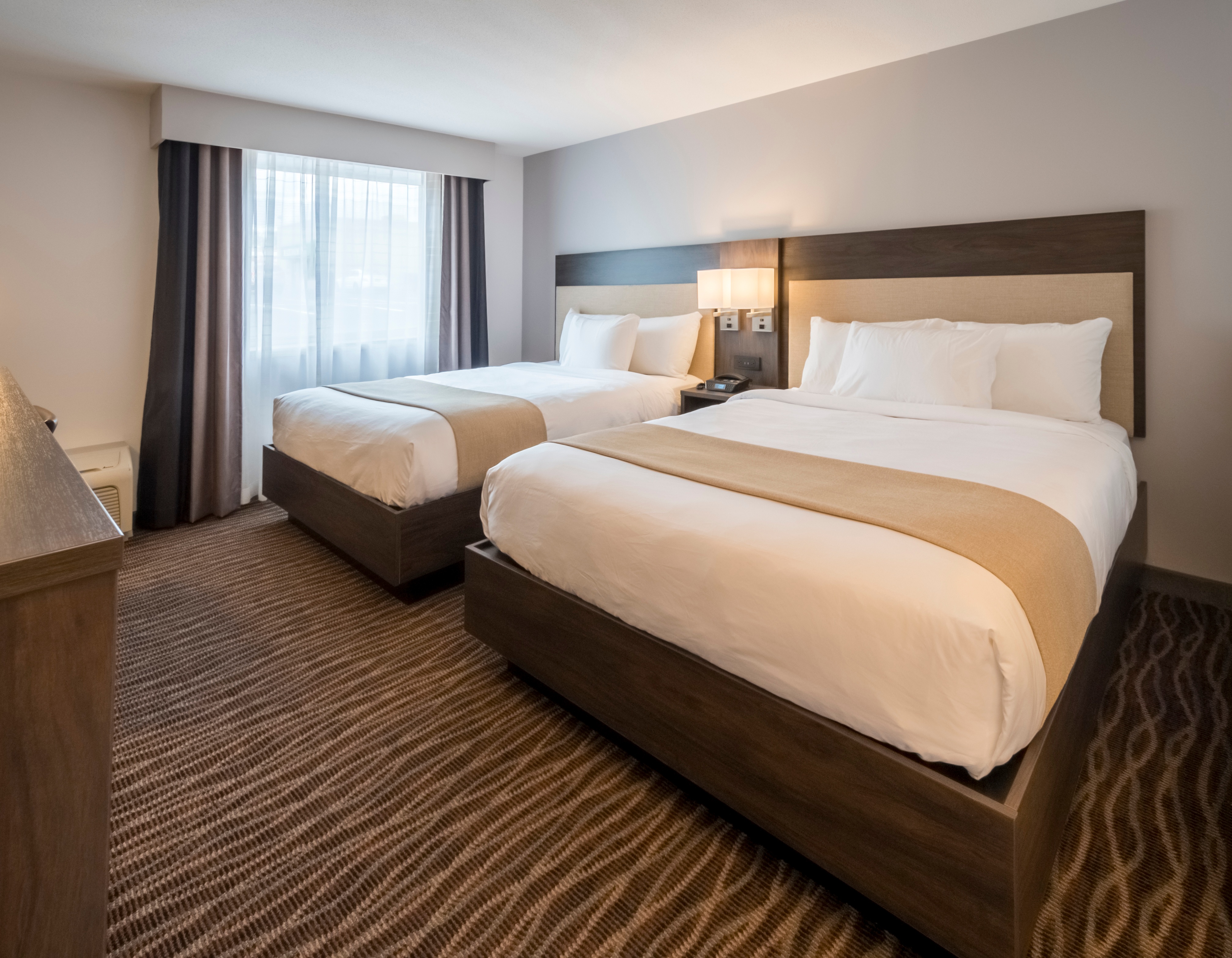 Pros & Cons of Choosing an American Hotel Furniture Manufacturer